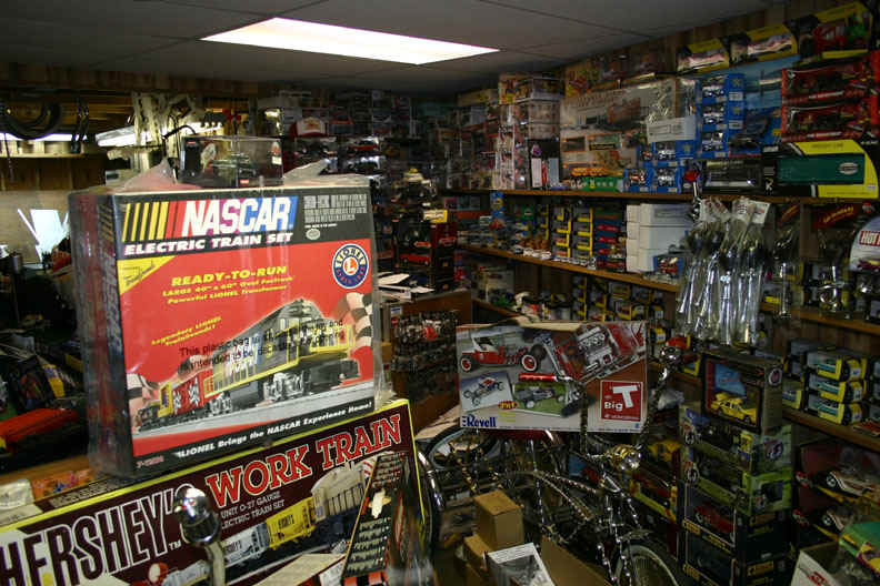 C12.02.06_Leblanc_Shop_2.jpg (176286 bytes)