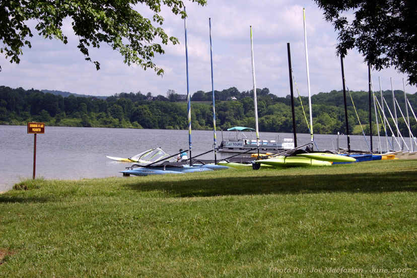 Exton_Lake_1_2007.jpg (67879 bytes)